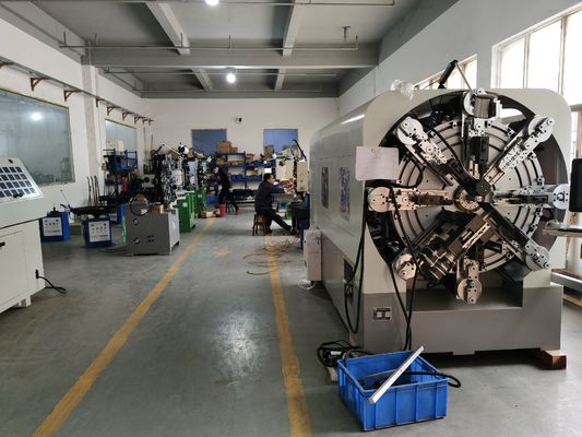 12 Eksenli Camless CNC Yay Yapım Makinesi Tel Formasyon Bobinleri Hızlı Hızlı