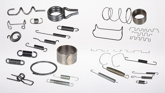 Fabrika Doğrudan CNC Bilgisayar Çeşme Makinesi 0.2-2.3MM SS Otomatik Endüstriyel Kullanım Çeşme Formasyon Makinesi Motor Çekirdek Bileşeni