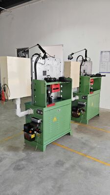 Çok Fonksiyonlu Otomatik CNC Yay Makinesi Üç Eksen Servo Sistem Hızlı