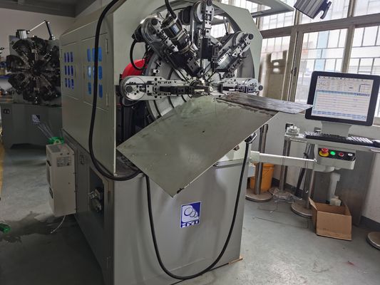 Rock Free Camless 12 Eksenli CNC Bahar Formasyon Makinesi Yapma Kablo Rotary